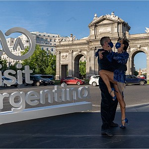 Argentina conquistó las calles de Madrid con el tango